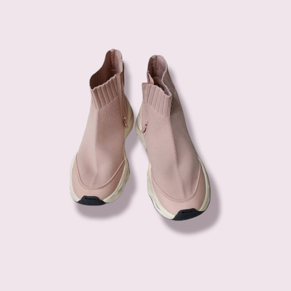 Zara Shoes - 💐ZARA Slip on Shoes Size 39